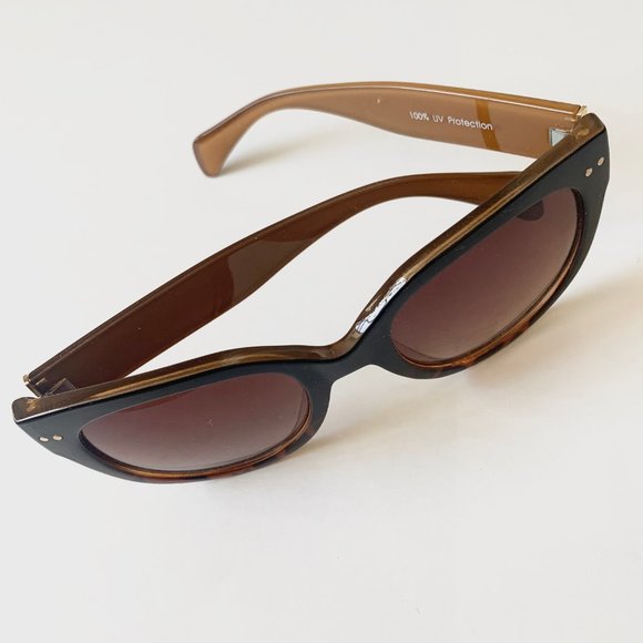 2/$30 Brown Tortoise Round Sunnies Sunglasses - Picture 3 of 4